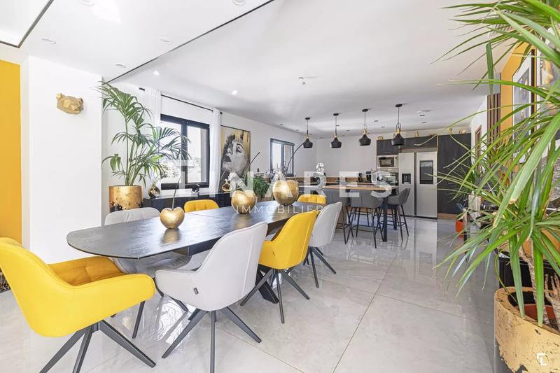 Villa - 162 m² - 6 pièces