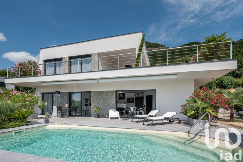 Maison de maîtres - 128 m² - 6 pièces