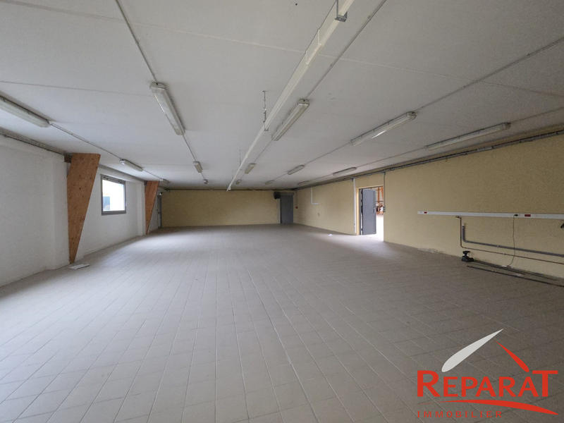 Local commercial - 2 150 m²