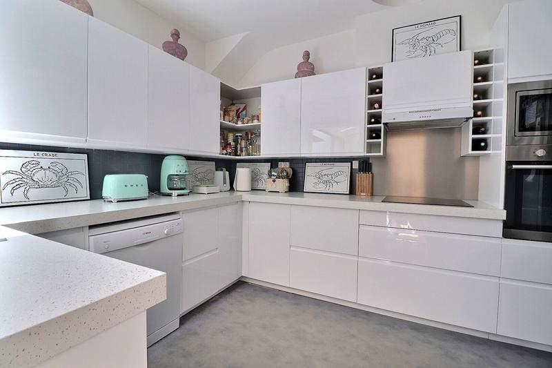 Maison - 170 m² - 8 pièces