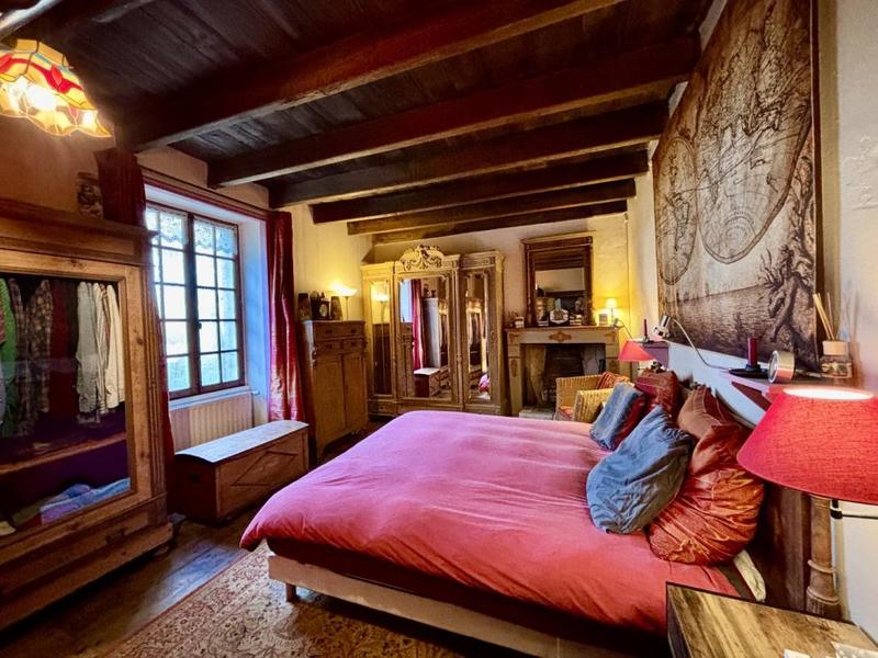 Propriété - 297 m² - 9 pièces