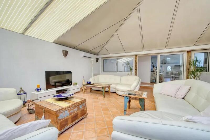 Demeure - 307 m² - 5 pièces