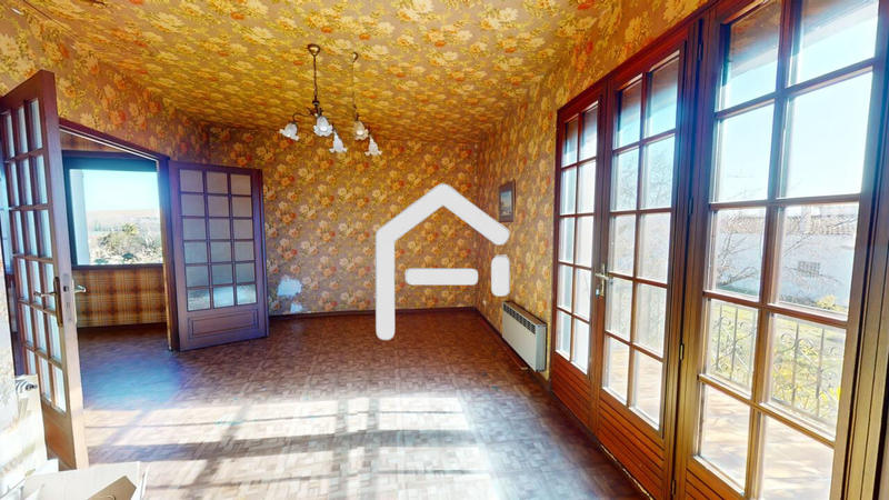 Maison - 227 m² - 7 pièces