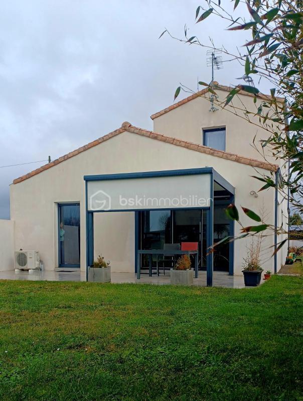 Maison - 99 m² - 4 pièces