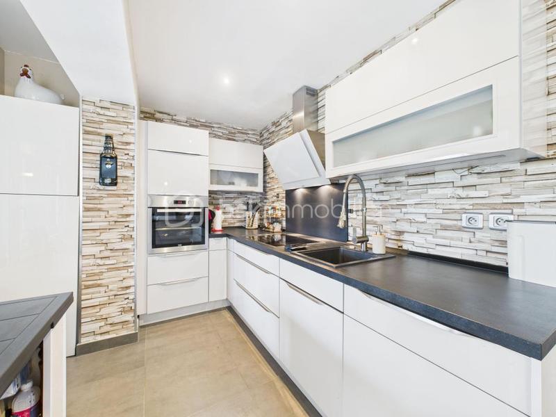 Maison - 183 m² - 7 pièces