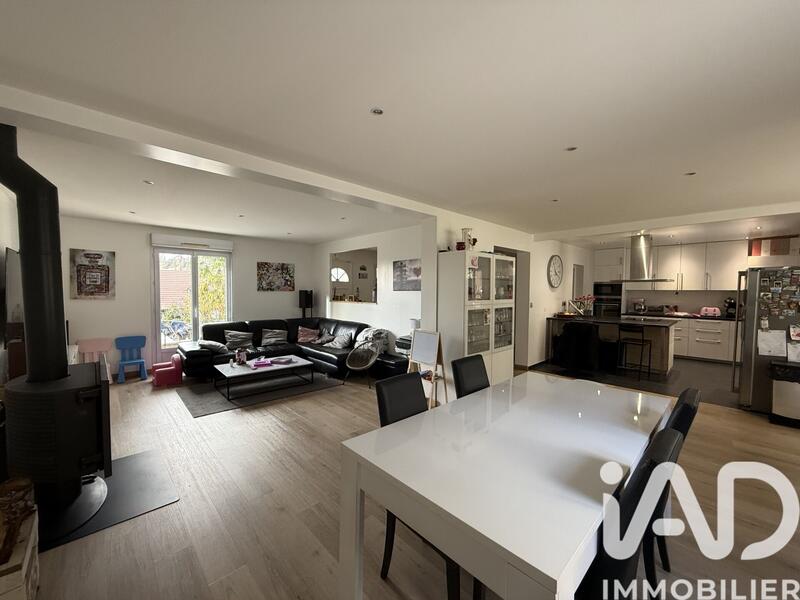 Maison - 180 m² - 8 pièces