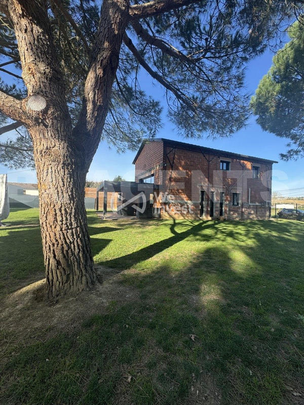 Maison - 137 m² - 5 pièces