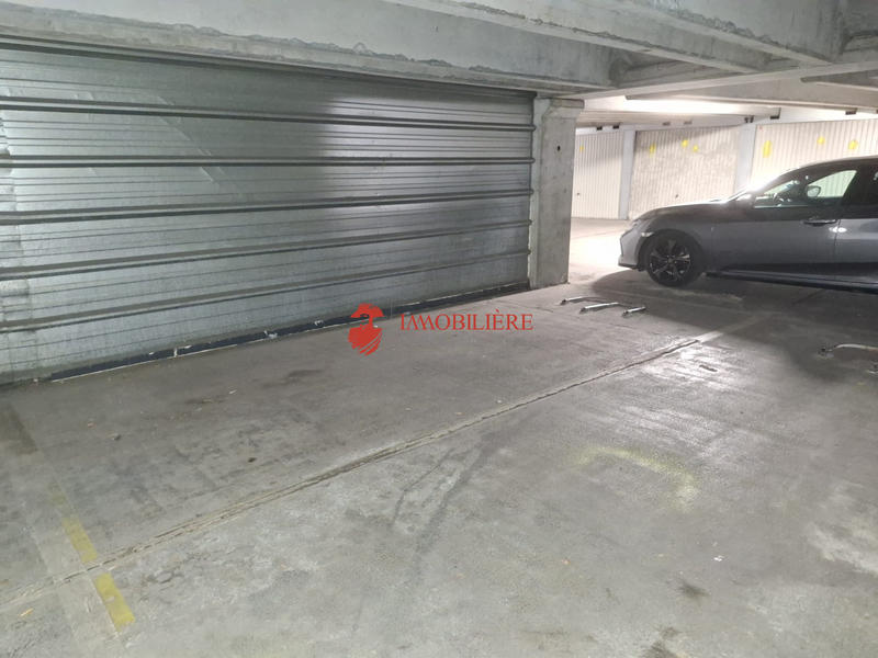 Parking / Garage - 12 m²