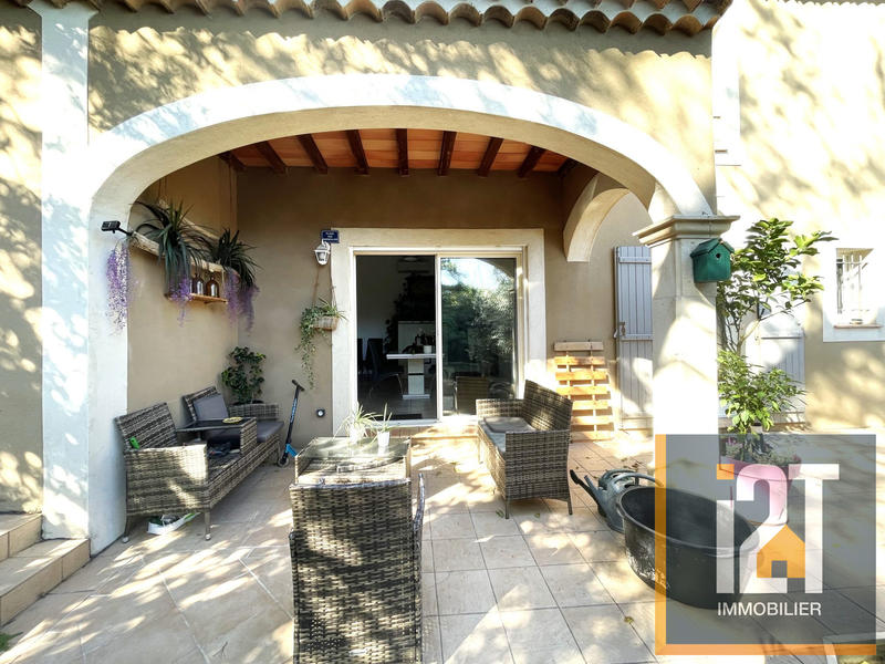 Maison - 200 m² - 6 pièces