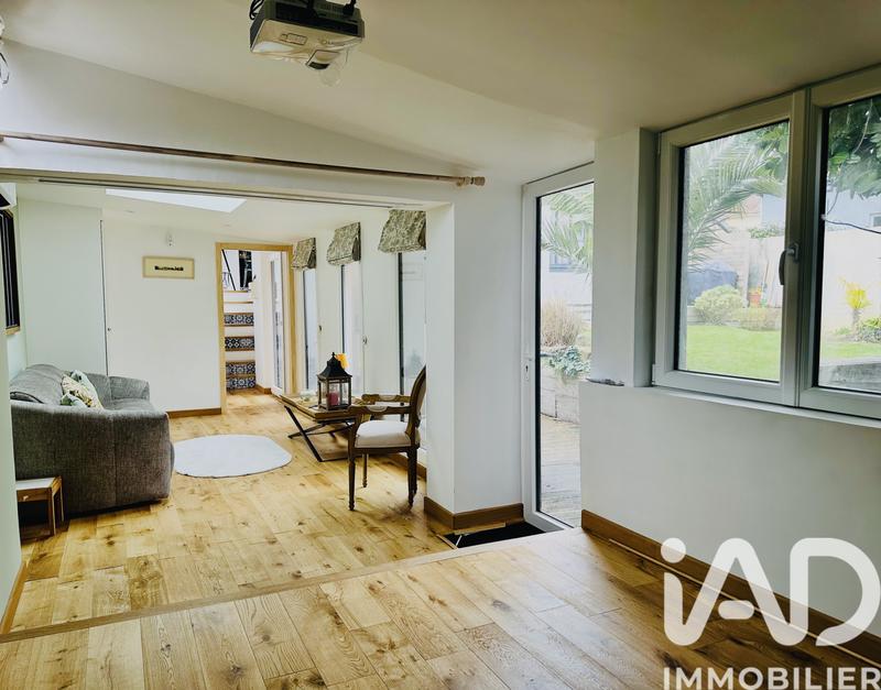 Maison - 216 m² - 12 pièces