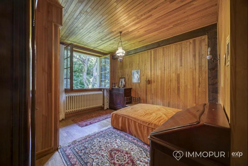 Propriété - 200 m² - 12 pièces