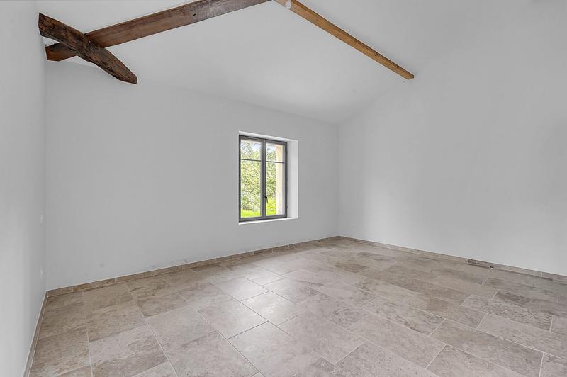 Maison - 282 m² - 5 pièces