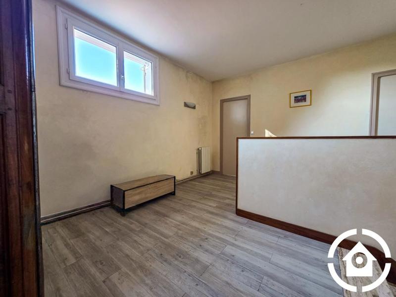 Maison - 212 m² - 8 pièces