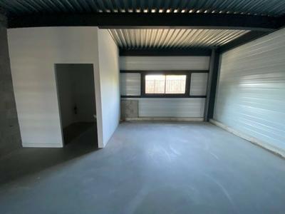Local d'activité / Entrepôt - 140 m²