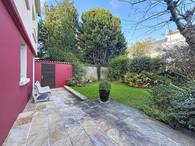Maison - 166 m² - 7 pièces