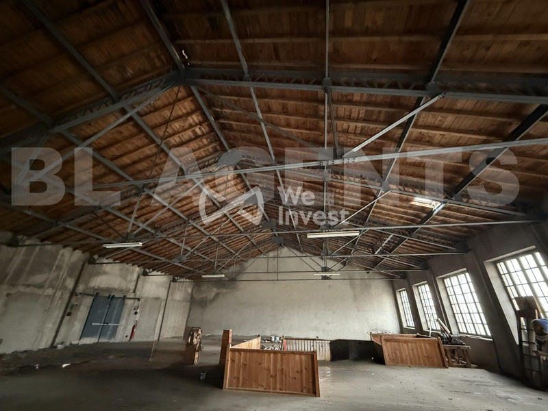 Immeuble - 1 900 m²