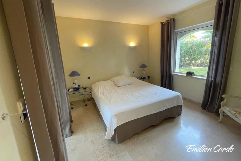 Villa - 167 m² - 6 pièces