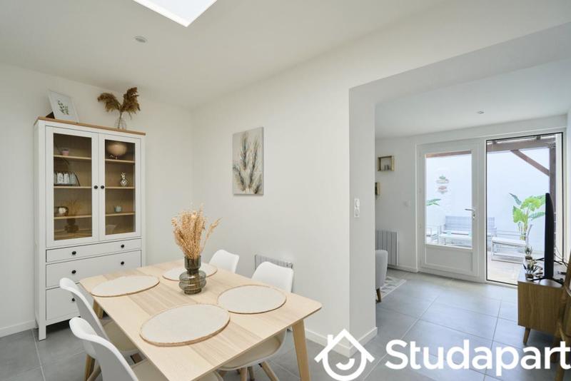 Chambre - 12 m² - 1 pièce