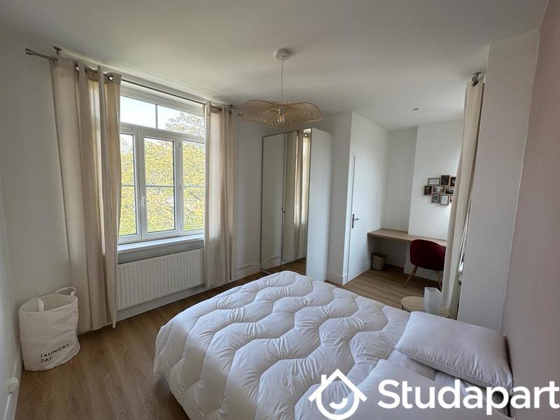 Chambre - 11 m² - 1 pièce