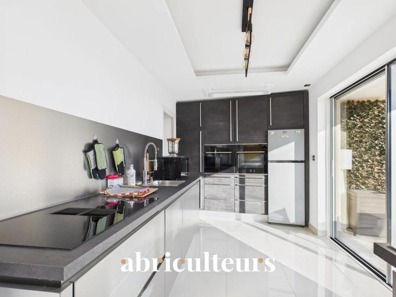 Appartement ancien - 78 m² - 3 pièces