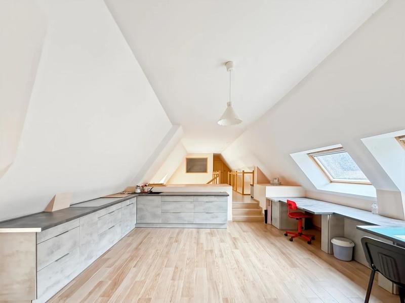 Propriété - 377 m² - 10 pièces