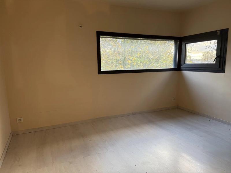 Bureau - 98 m² - 4 pièces