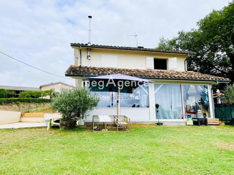 Maison traditionnelle - 122 m² - 4 pièces