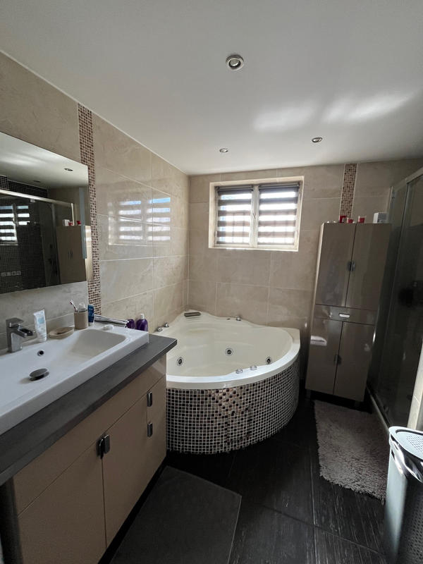 Appartement - 98 m² - 4 pièces