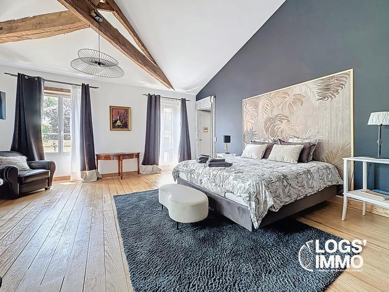 Maison - 347 m² - 10 pièces