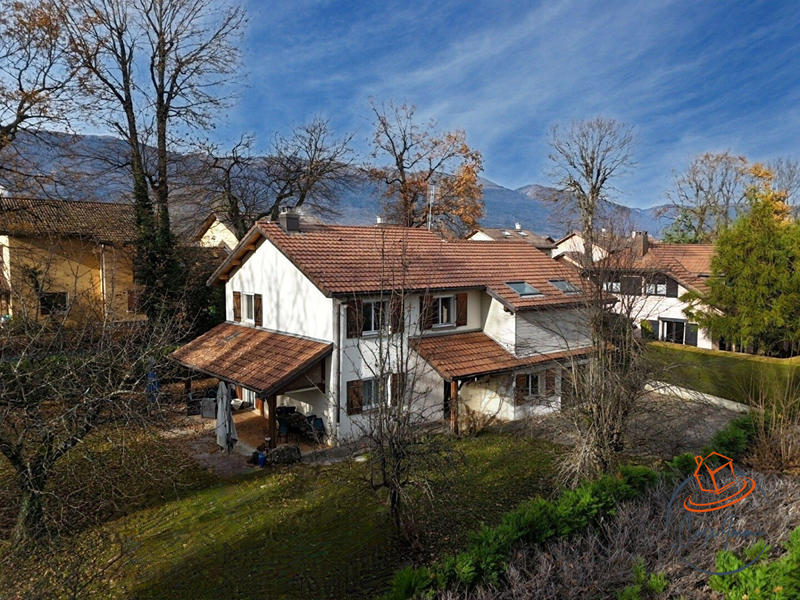 Maison - 180 m² - 6 pièces