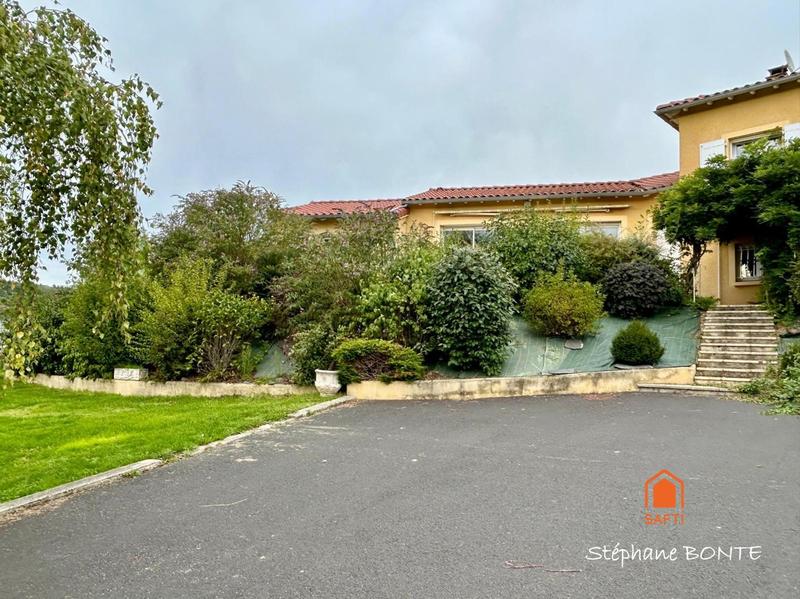 Maison - 148 m² - 8 pièces