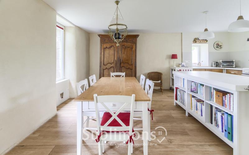 Maison - 258 m² - 8 pièces