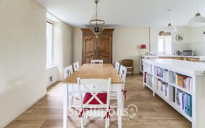 Maison - 258 m² - 8 pièces