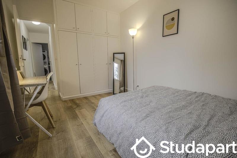 Chambre - 13 m² - 1 pièce