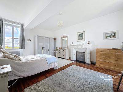 Demeure - 190 m² - 7 pièces