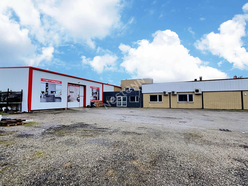 Local commercial - 1 920 m²