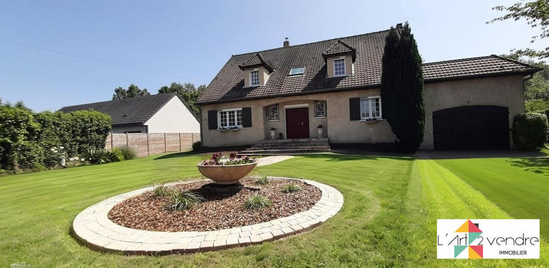 Maison - 230 m² - 7 pièces