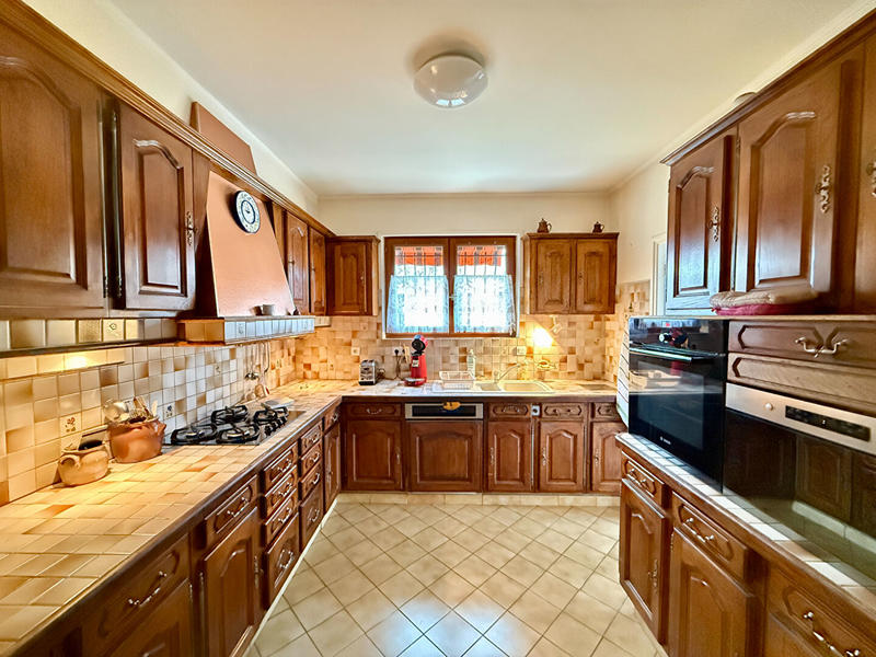 Maison - 195 m² - 7 pièces