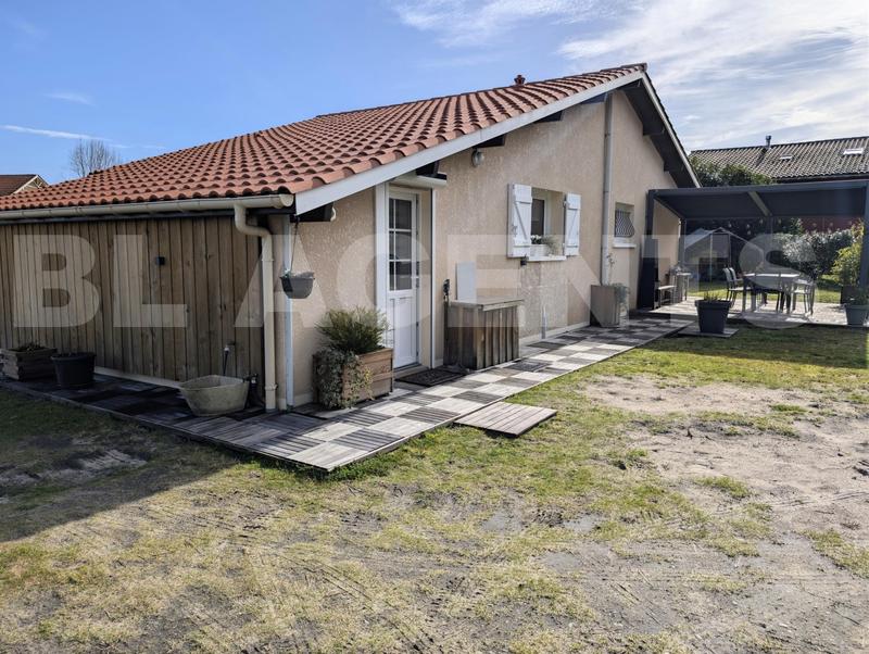 Maison de village - 80 m² - 4 pièces