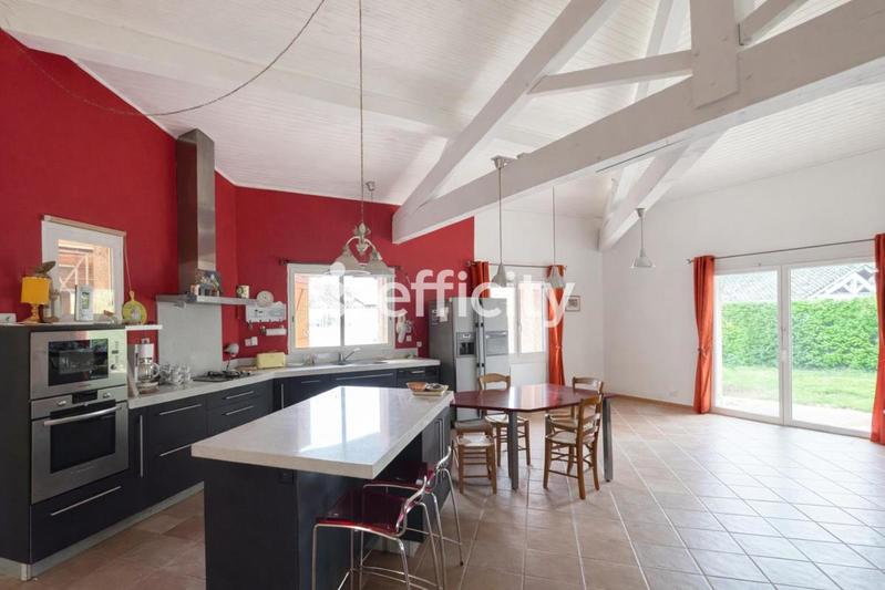 Maison - 184 m² - 5 pièces