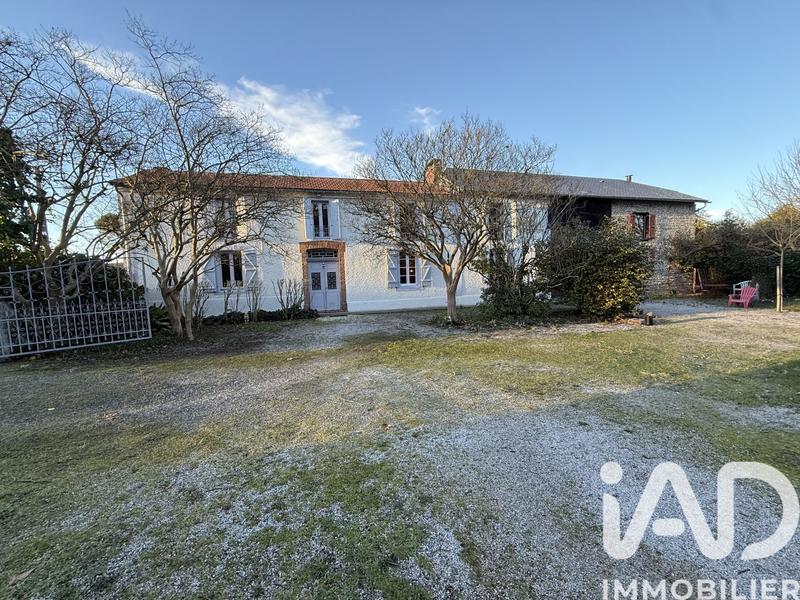 Maison - 228 m² - 7 pièces