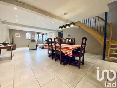 Maison - 250 m² - 6 pièces