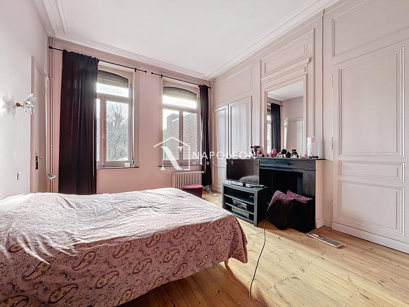 Maison - 260 m² - 7 pièces