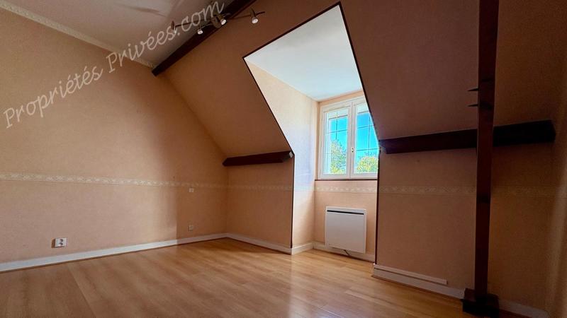 Maison - 180 m² - 11 pièces