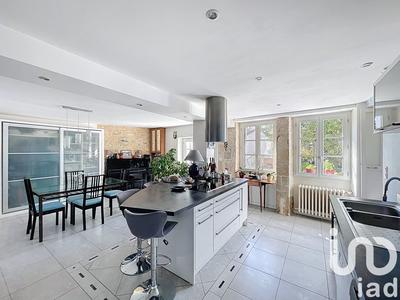 Maison - 214 m² - 7 pièces