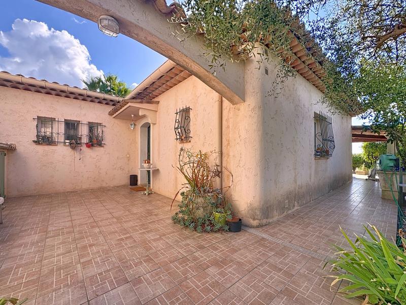 Maison traditionnelle - 140 m² - 6 pièces