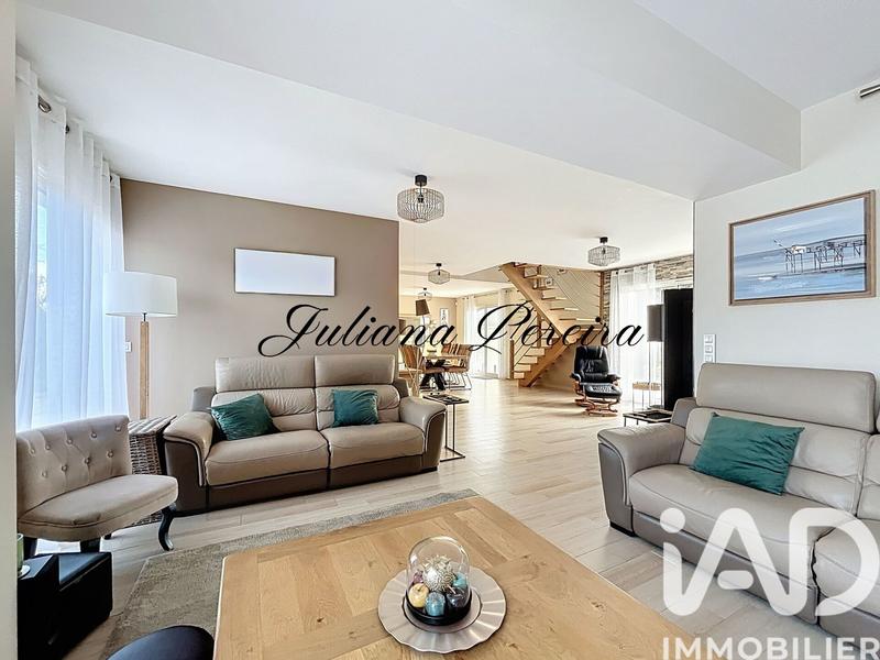 Maison - 180 m² - 7 pièces