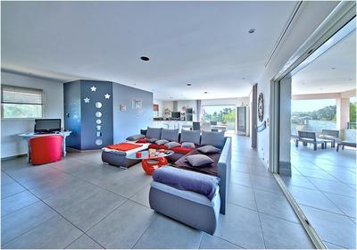 Maison d'architecte - 250 m² - 7 pièces