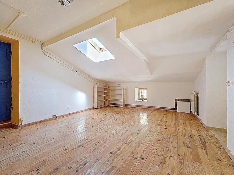 Maison de village - 300 m² - 18 pièces