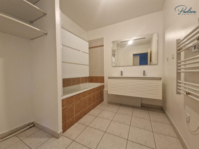 Appartement - 90 m² - 4 pièces